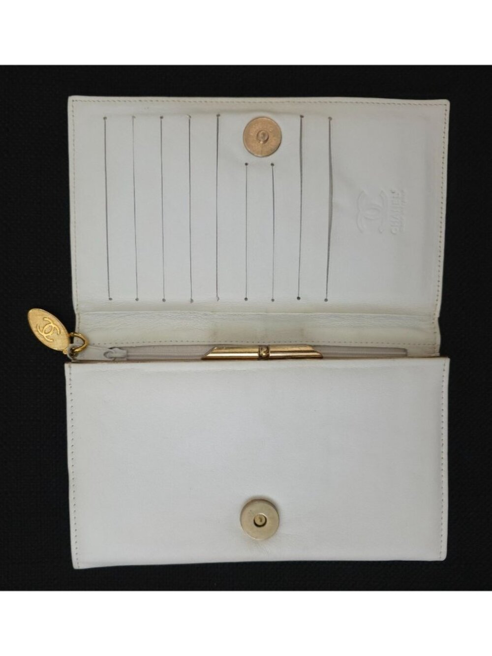 Vintage Chanel White Caviar Leather Bifold Clutch Wallet CC Logo - Picture 3 of 11